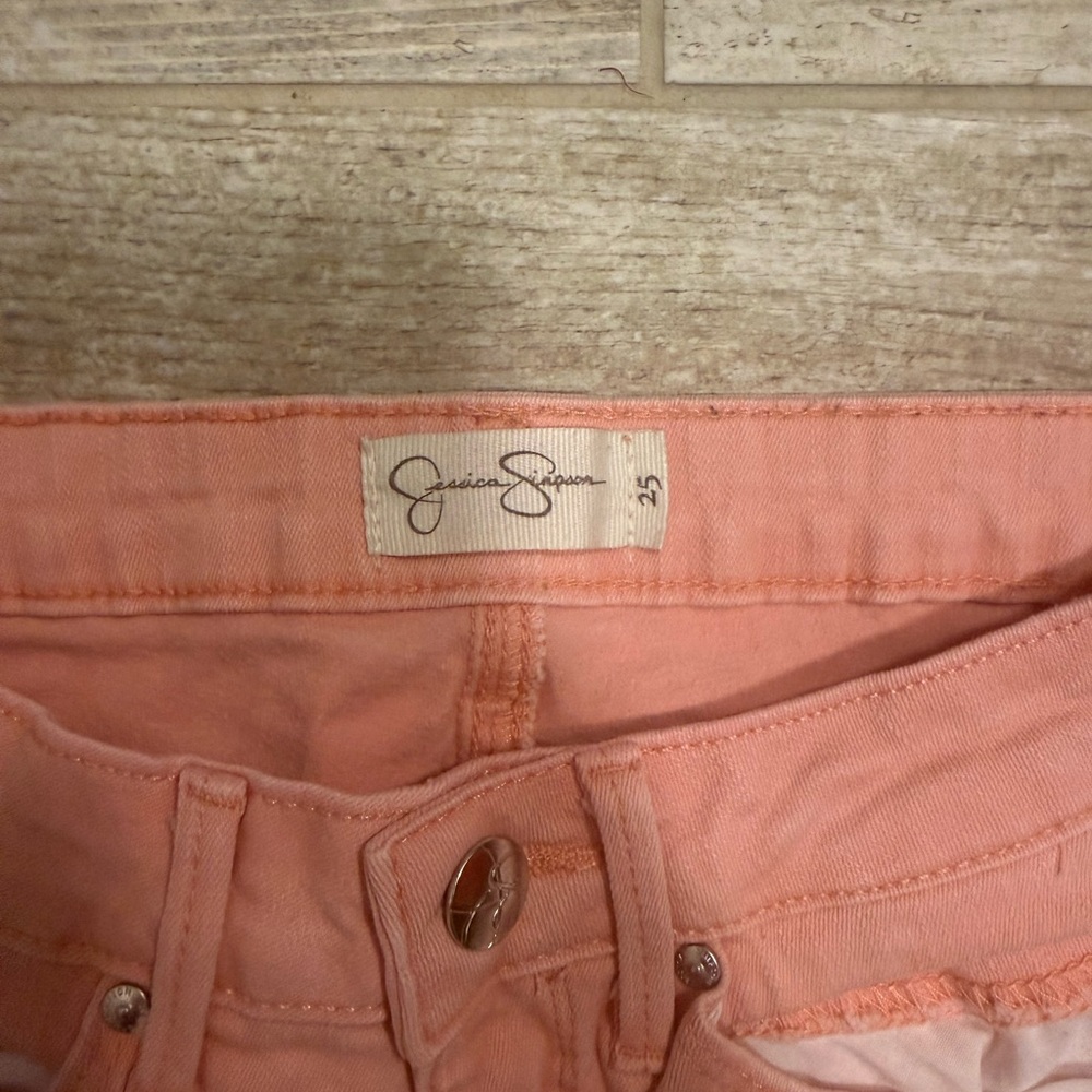 Stylish Pink Lace-Trimmed Women Shorts - Picture 2 of 3